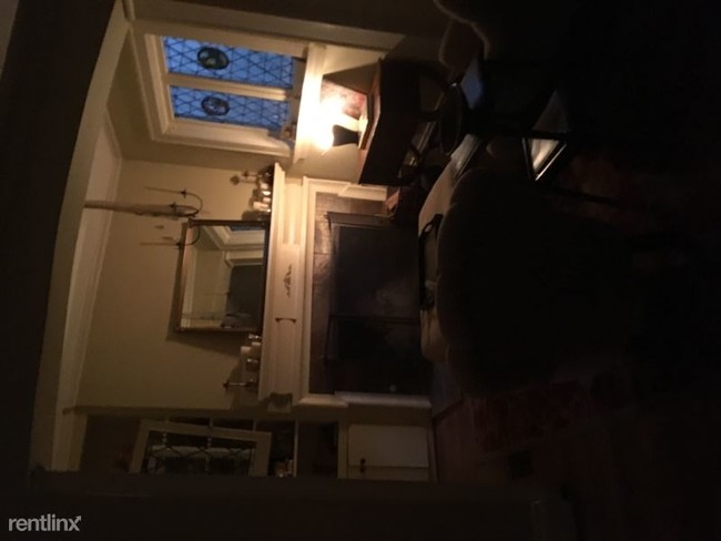 Building Photo - 4 br, 1.5 bath House - 338 Barrington Street