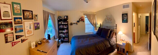 Main bedroom - 4515 Starflower Dr