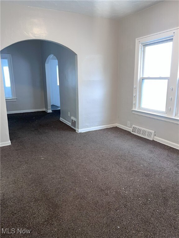 Foto del edificio - 2920 E 111th St