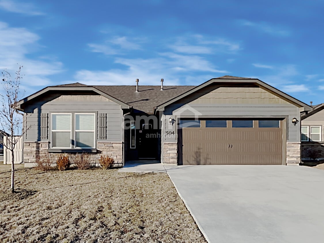 Foto principal - 504 Diamond Lake St