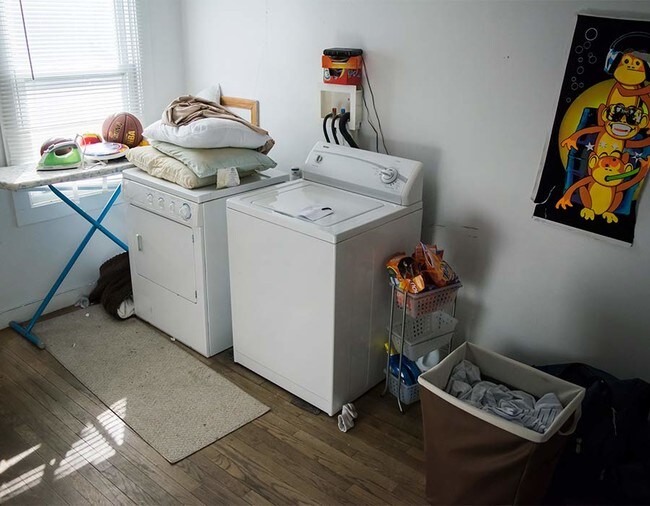 in unit washer/dryer - 87 Chestnut St