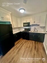 Building Photo - 123 Grove Ct