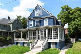 Building Photo - 56 Lyndhurst St