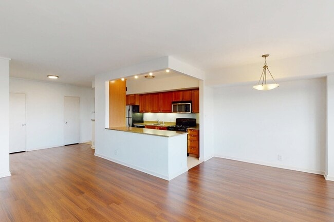 Interior Photo - Dorchester