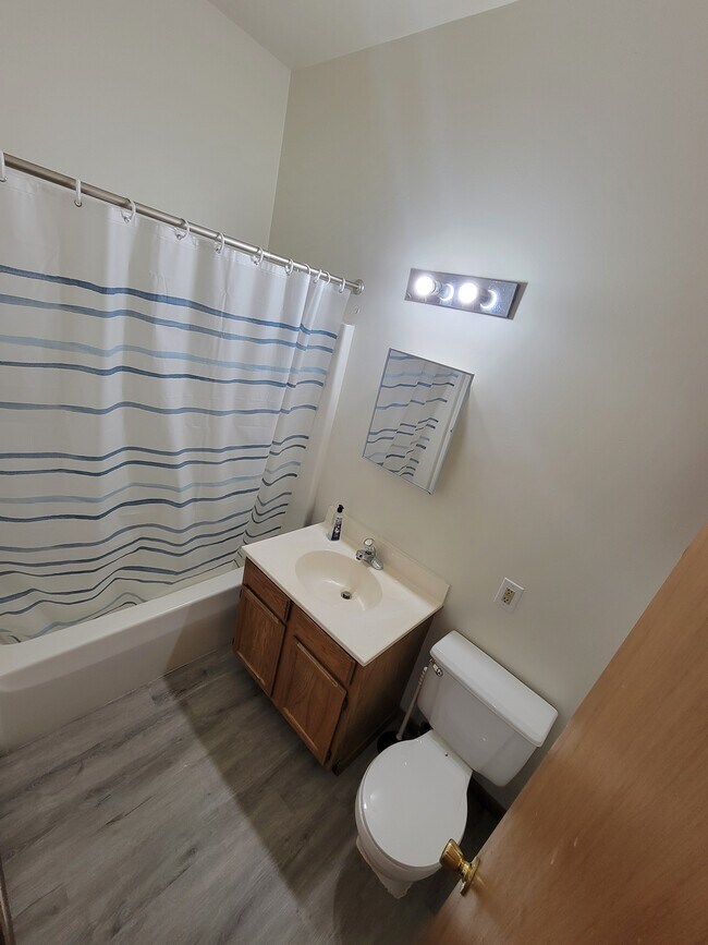 Foto del edificio - 1337 Main St