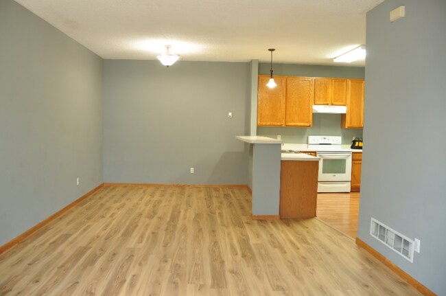 Foto del edificio - 9629 Queensland Ln N