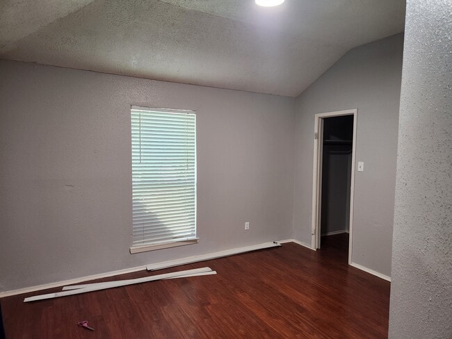 Photo - 443 Capehill Dr (Webster, TX) House