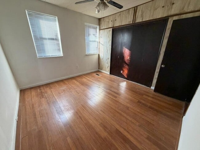 Building Photo - 2603 S Fairhill St