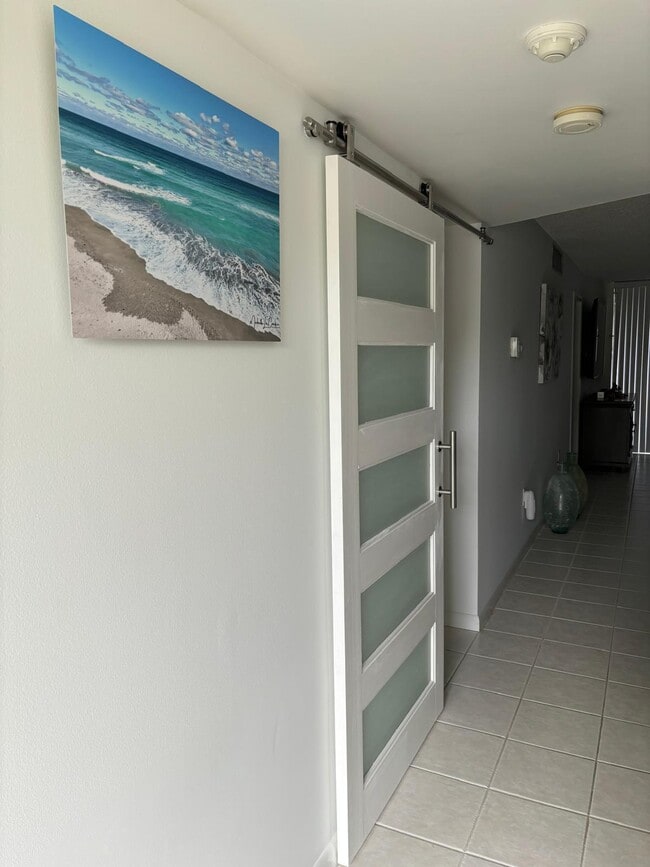 Building Photo - 9900 S Ocean Dr