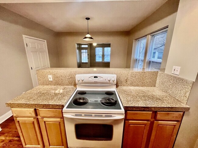 Foto del edificio - 1535 McCausland Ave