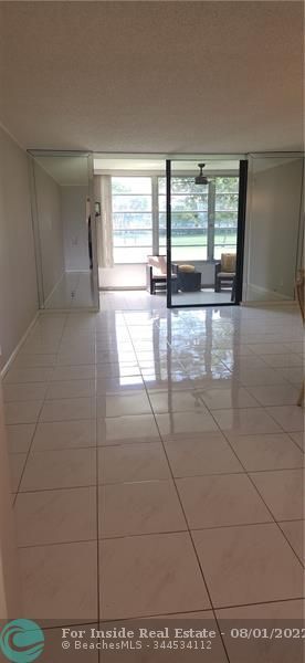 Foto del edificio - 7410 NW 18th St