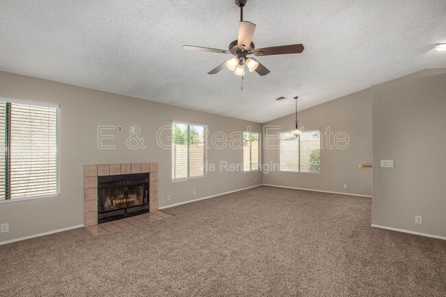 Building Photo - 10015 N 66th Dr