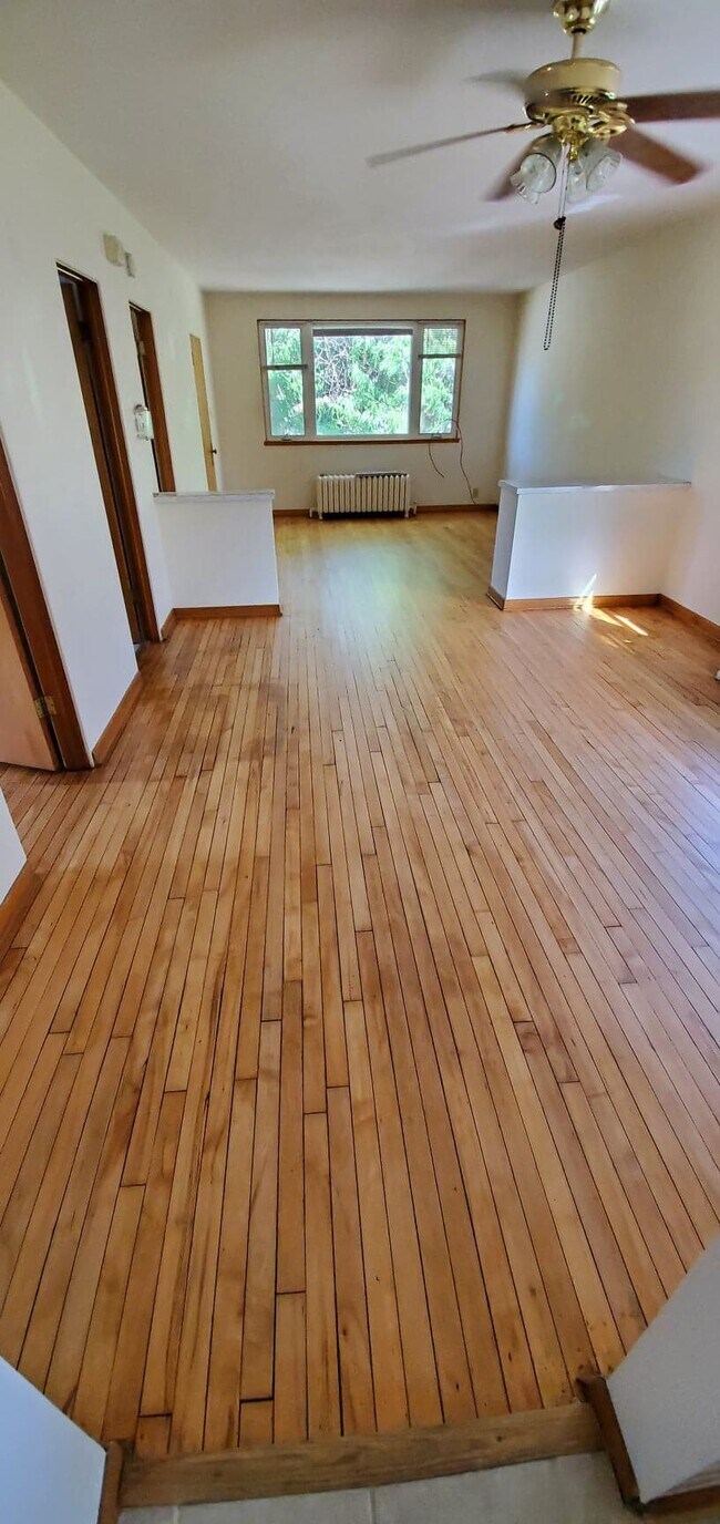 Foto del edificio - 5524 N Mobile Ave
