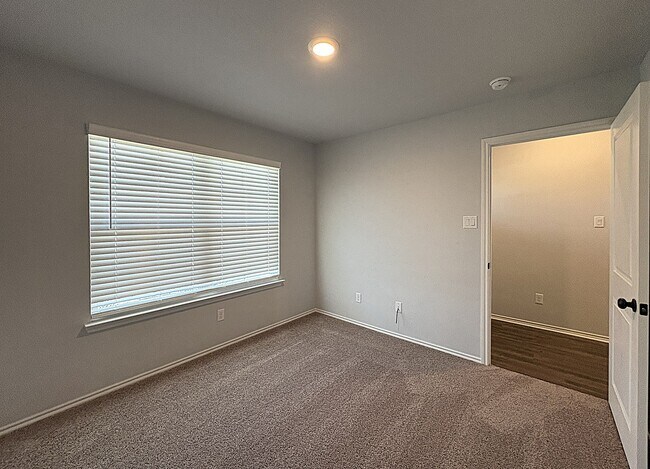 Foto del edificio - 1234 Lexington Dr