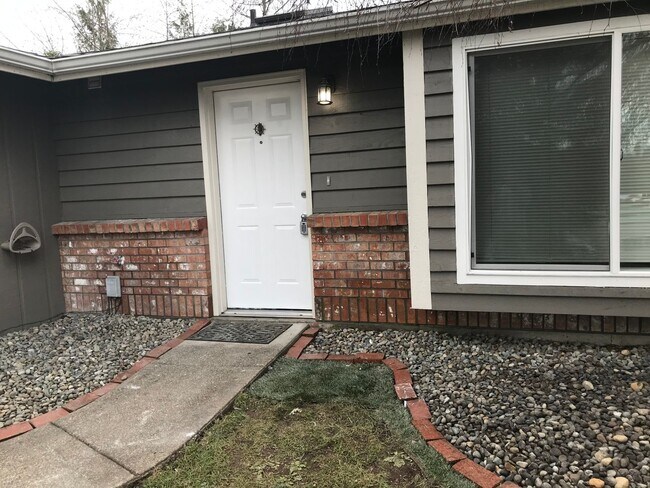 Building Photo - 111th Duplex
