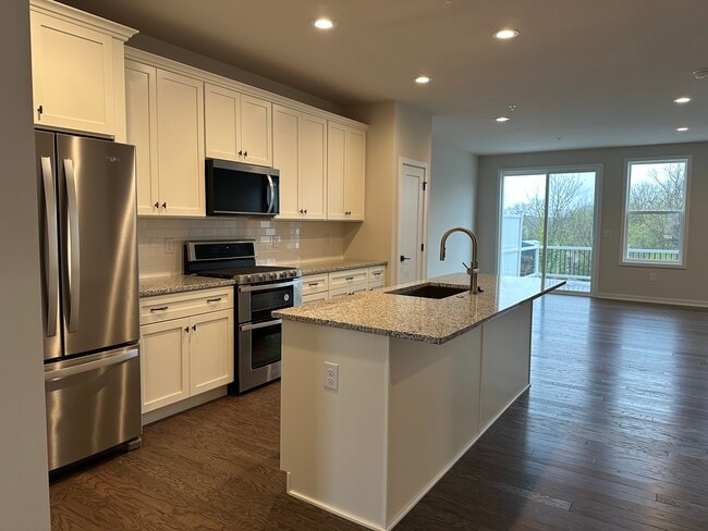 Building Photo - 182 Mahogany Ln