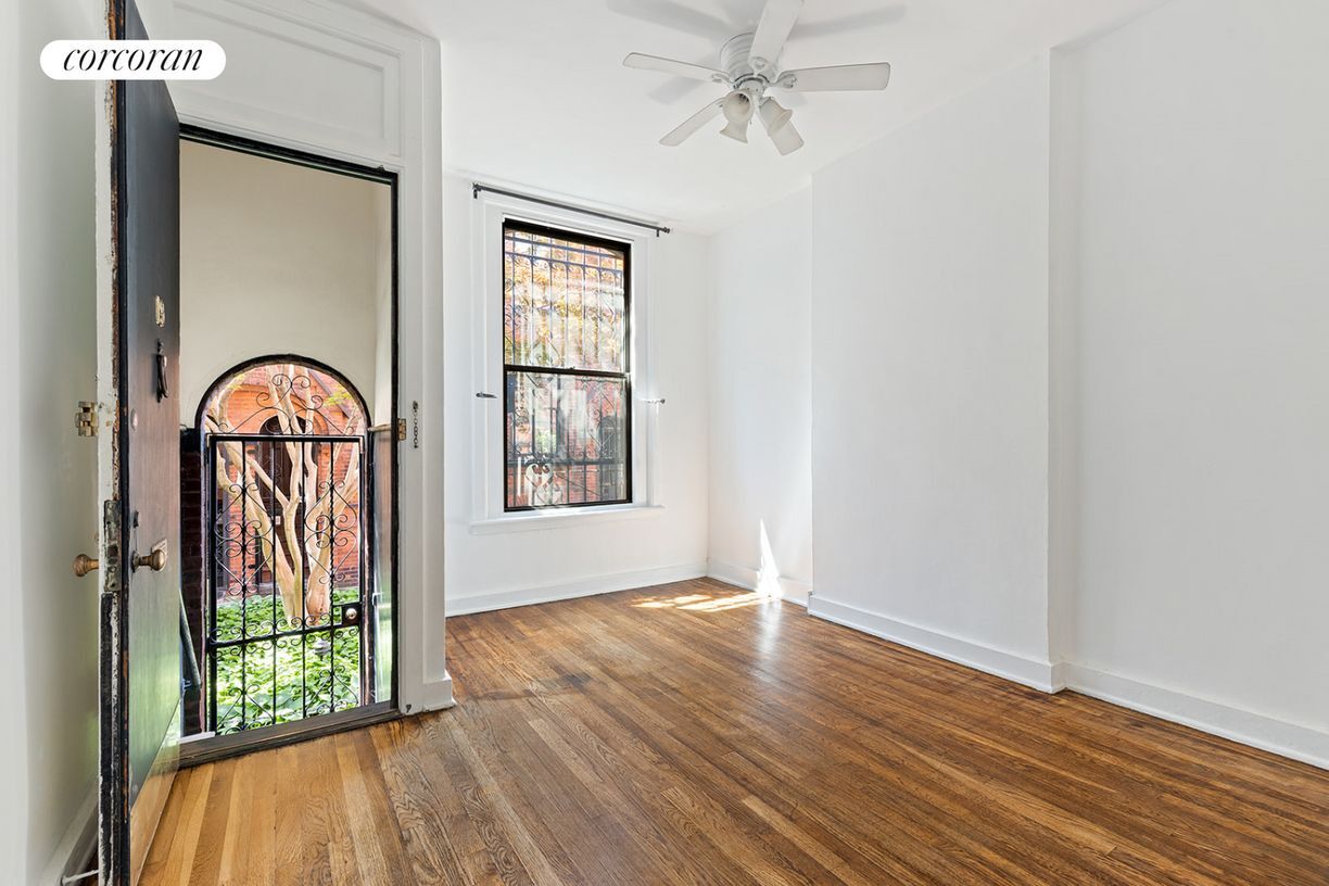 Foto principal - 19 Warren Pl