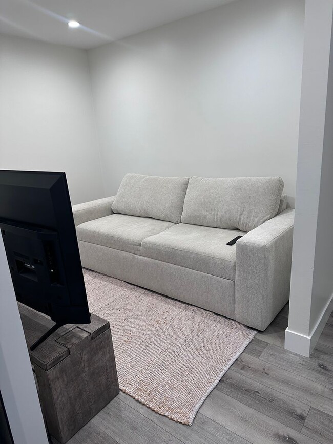 Foto del edificio - 335 S Grand St