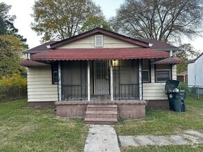 Building Photo - 450 4th Thomas St