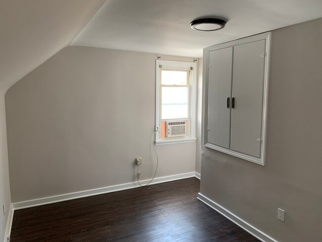 Building Photo - 804 Bauman Ave