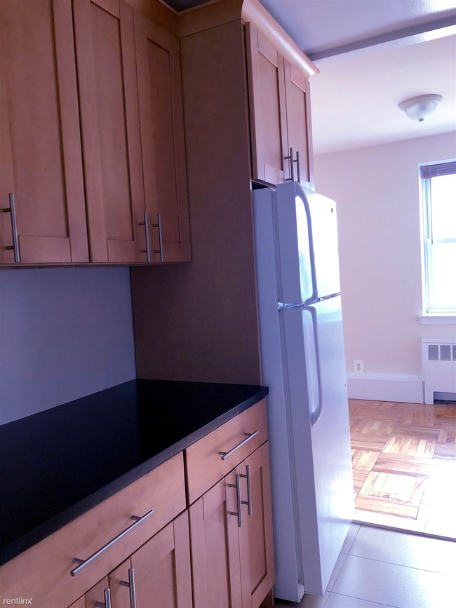 Building Photo - 1 br, 1 bath  - 300 N Broadway