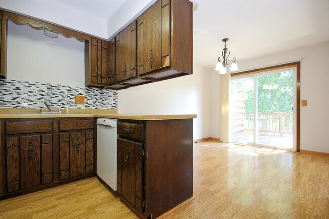 Foto del edificio - 622 15th Ave N