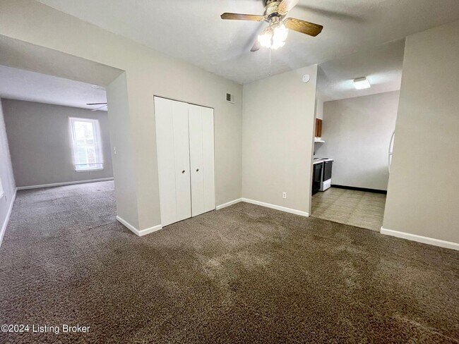 Foto del edificio - 635 Floral Terrace