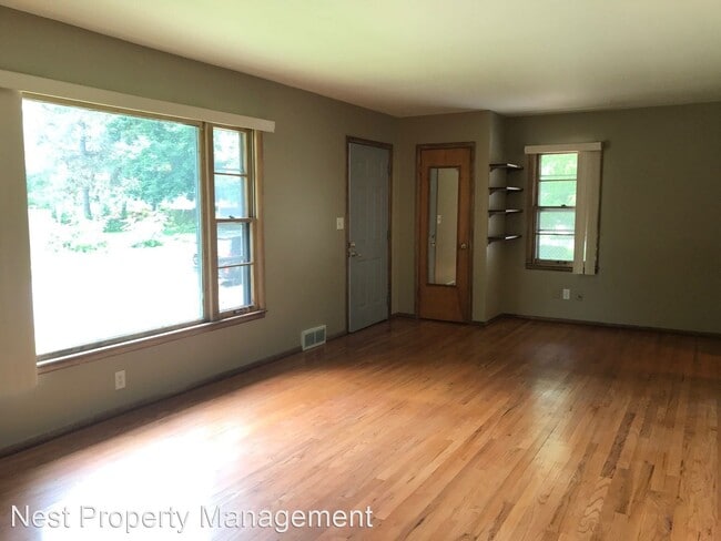 Building Photo - 3 br, 1.5 bath House - 738 Keokuk Ct