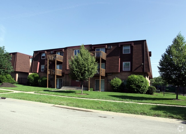 Building Photo - Pheasant Run Apartments