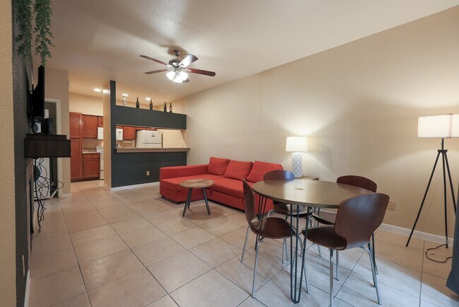 Foto del edificio - 8055 Cambridge St