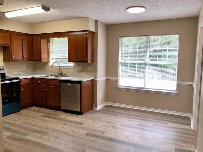 Foto del edificio - 13599 James Copeland Dr