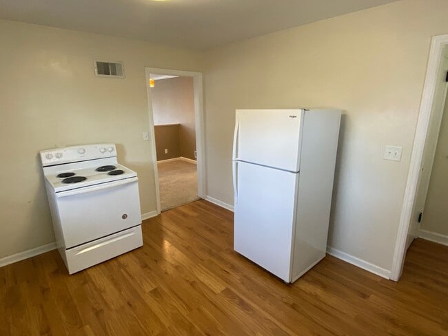 Building Photo - 2-Bedroom 1 Bath Ranch Style Home Near GD Jones Elementary