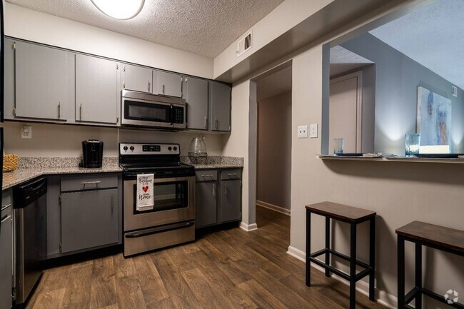 Modern Kitchen w/ Bar Space - Ashton Brook