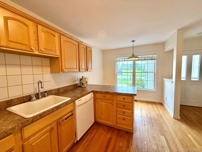 Foto del edificio - 73 Sandalwood Ln