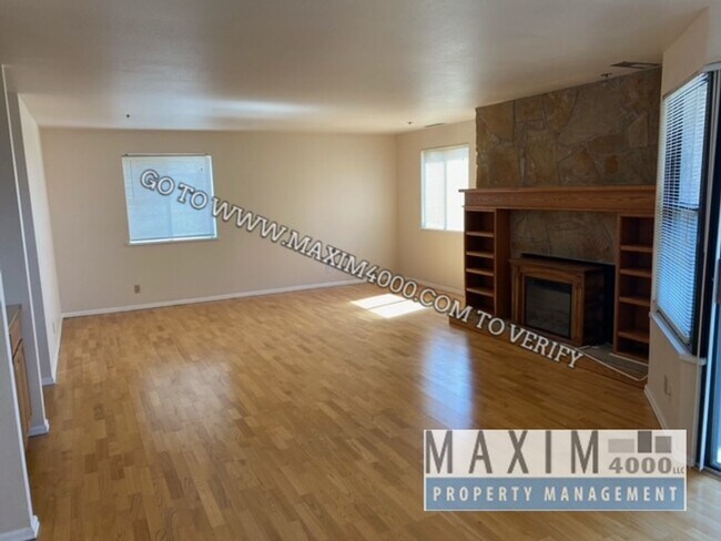 Building Photo - 1111 Horizon Dr