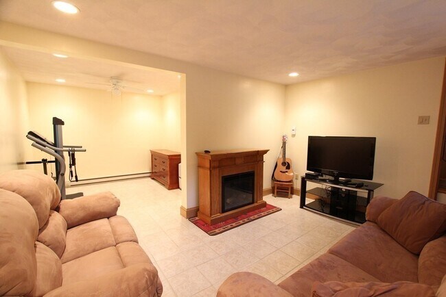 Foto del edificio - 27 Ridge Hill Ave