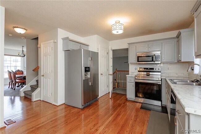 Building Photo - 6482 Heather Way