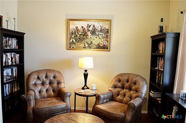 Foto del edificio - 5407 Sulfur Spring Dr