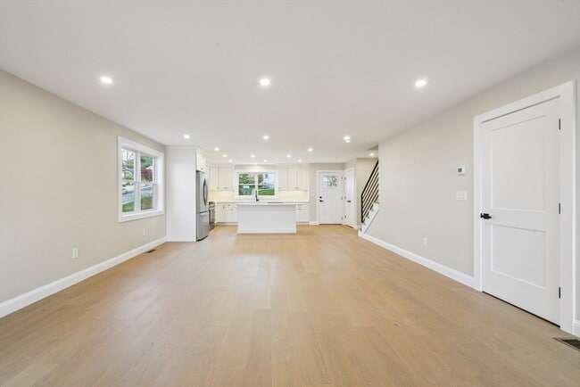 Building Photo - 120 Stowe St