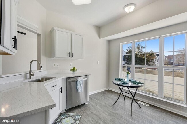 Building Photo - 20464 Cool Fern Sq