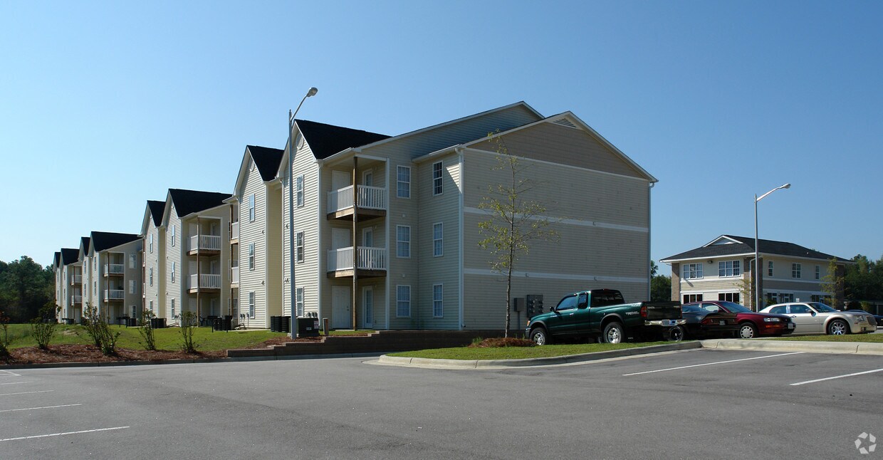 Bone Creek Apartments Apartments in Fayetteville, NC