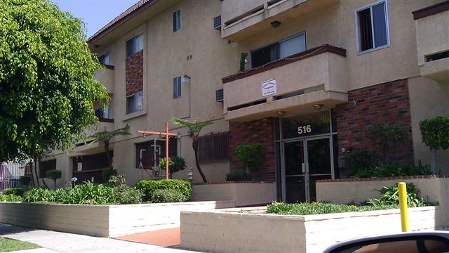 Building Photo - 516 N Berendo St