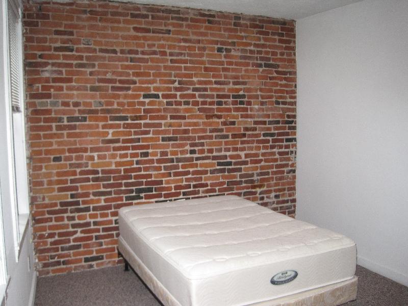 Building Photo - 80 Phillips St