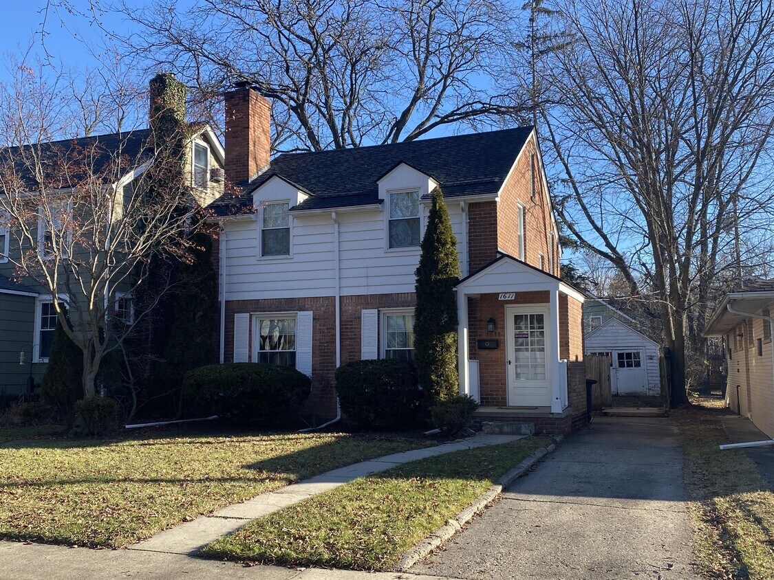 Primary Photo - 1611 Ferndale Pl