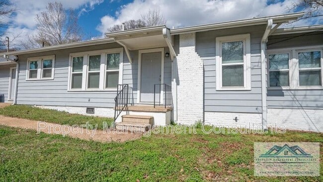 Building Photo - 901 Hermitage Dr