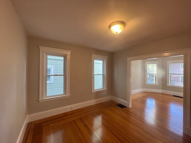 Building Photo - 11 Belmont Sq