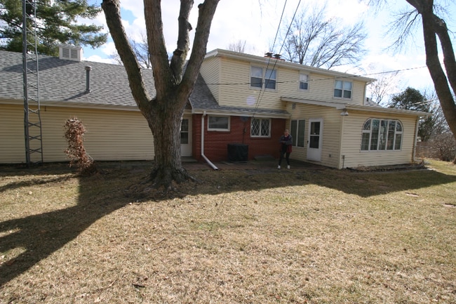 Building Photo - 3120 Loveland Dr