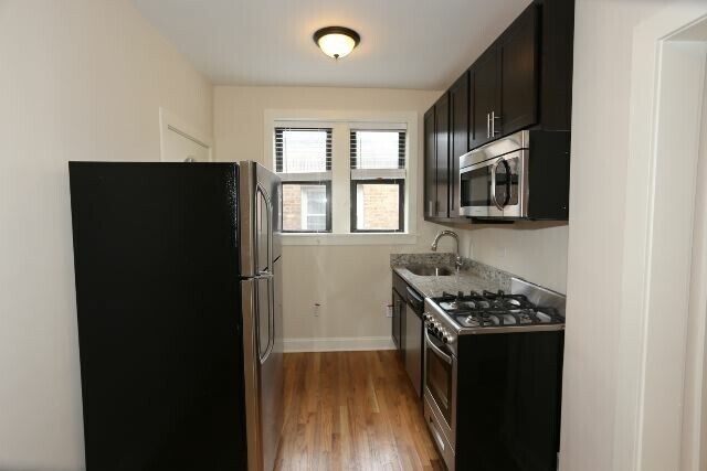 Building Photo - 4038.5 N Ashland Ave