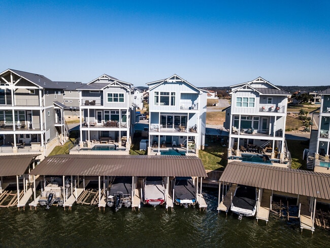 Building Photo - 208 Marina Bluff