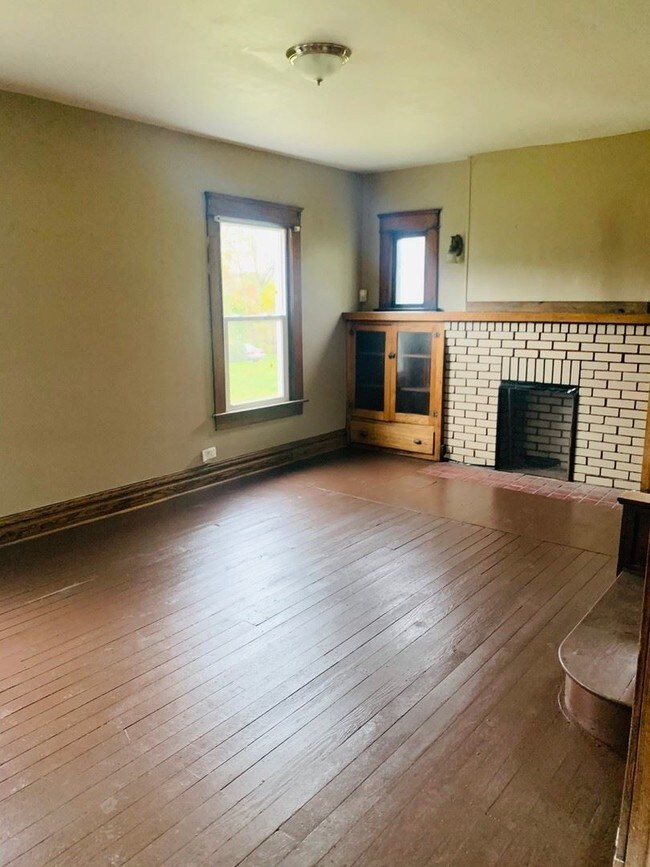 Building Photo - 3 br, 1 bath House - 1108 Cunningham Avenue